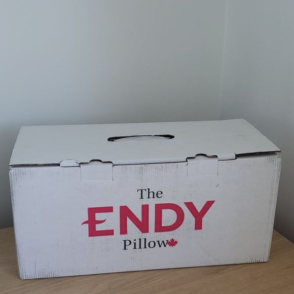 THE ENDY PILLOW - Picture 1 of 3